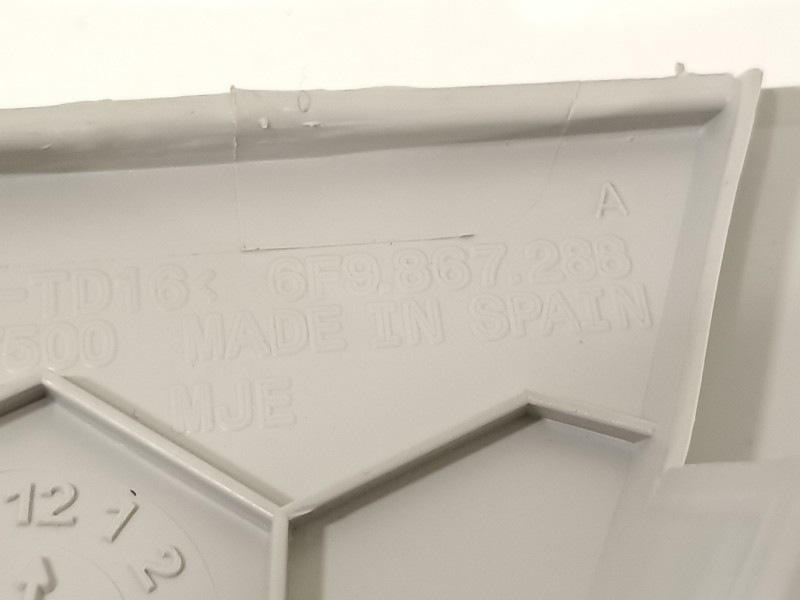 Recambio de moldura para seat arona xperience referencia OEM IAM 6F9867288A  