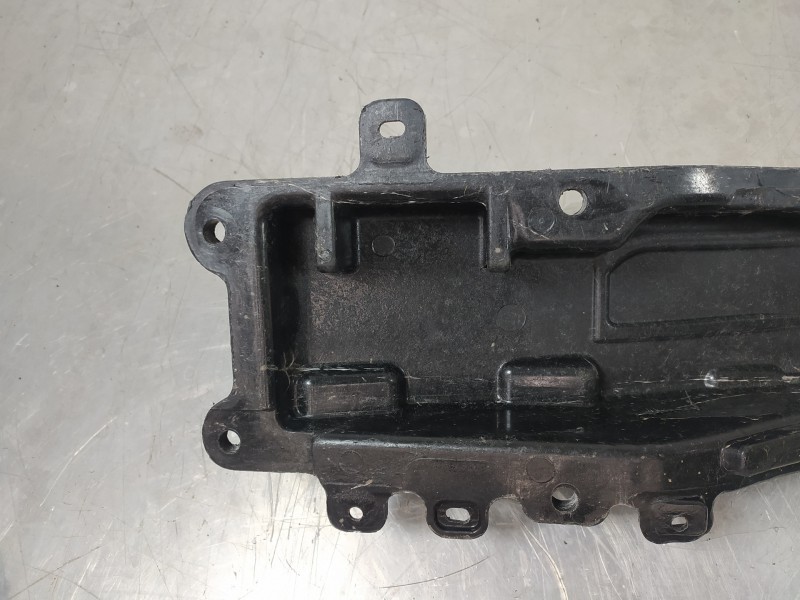 Recambio de refuerzo paragolpes trasero para hyundai tucson kosmo 4wd referencia OEM IAM 86630D7000  