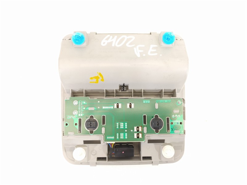 Recambio de luz interior para toyota auris hybrid active referencia OEM IAM 8126002580AK  