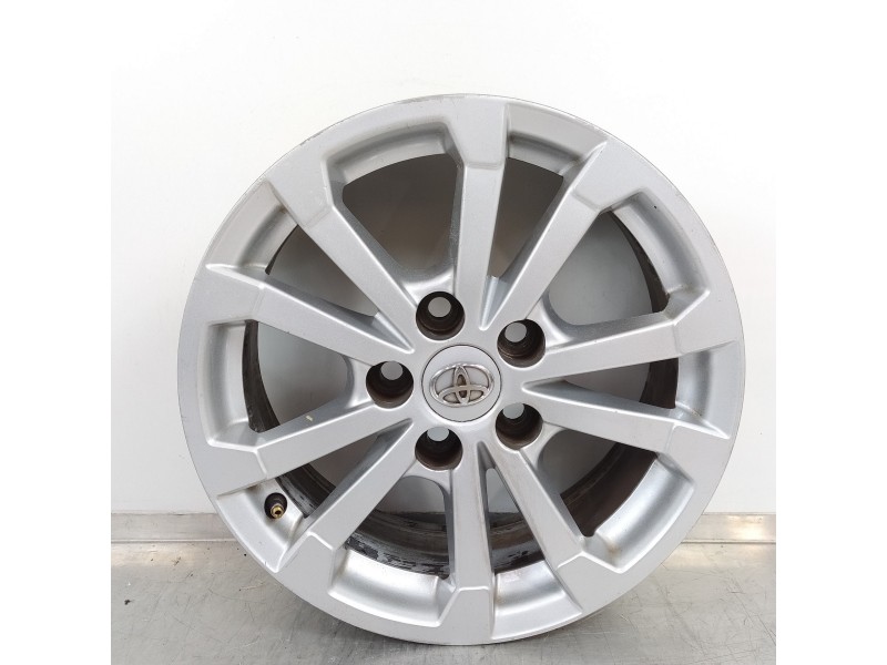 Recambio de llanta para toyota auris hybrid active referencia OEM IAM HL45182  