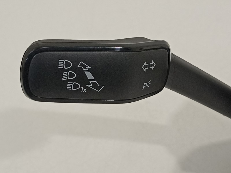 Recambio de mando intermitentes para seat arona xperience referencia OEM IAM 2Q1953507L  