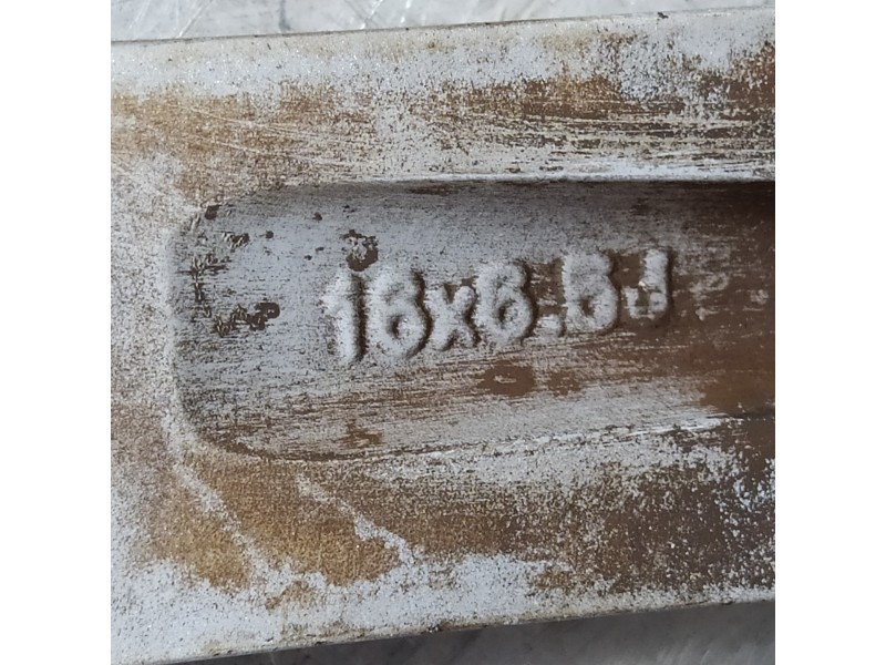 Recambio de llanta para toyota auris hybrid active referencia OEM IAM HL45182  