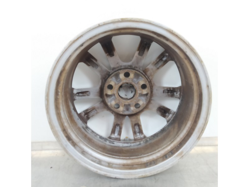 Recambio de llanta para toyota auris hybrid active referencia OEM IAM HL45182  