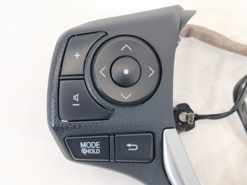 Recambio de mando volante para toyota auris hybrid active referencia OEM IAM 18A174 8424712040 