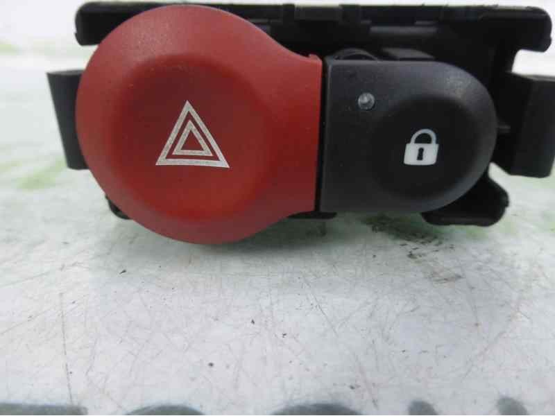 Recambio de warning para renault clio iii style referencia OEM IAM 8200214895  