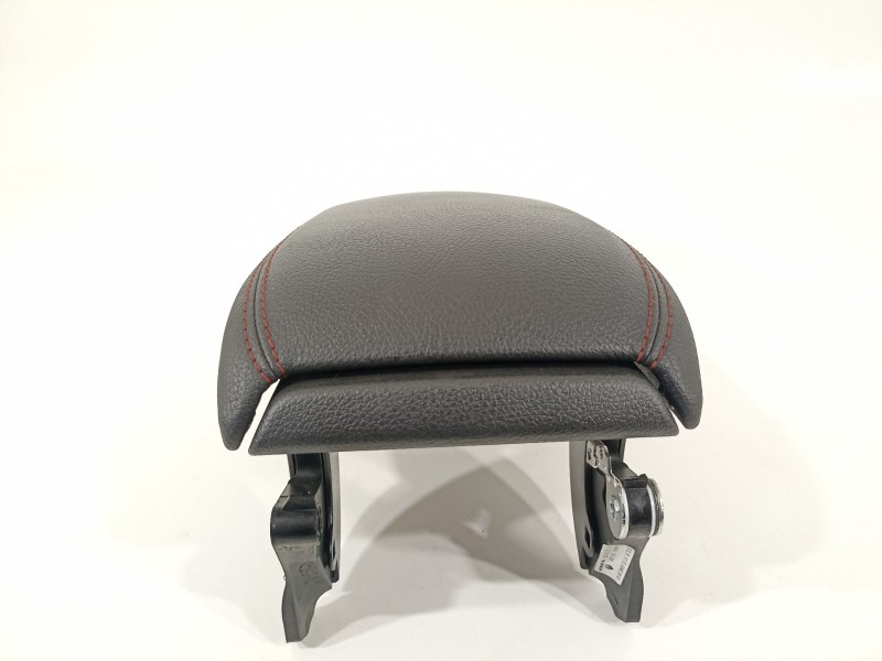 Recambio de apoyabrazos central para mercedes-benz clase cla (w117) cla 200 cdi (117.308) referencia OEM IAM A2466800819  