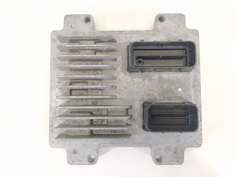 Recambio de centralita motor uce para opel corsa e selective referencia OEM IAM 12679197  