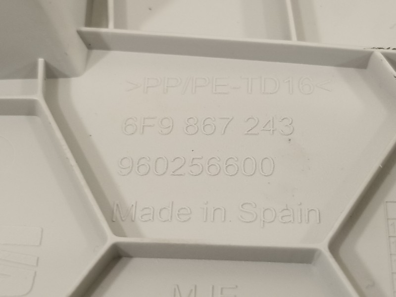 Recambio de moldura para seat arona xperience referencia OEM IAM 6F9867243  