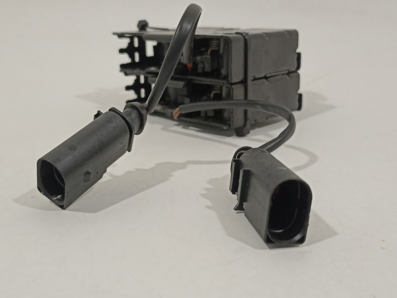 Recambio de cerradura capot para seat arona xperience referencia OEM IAM 6F0823509  