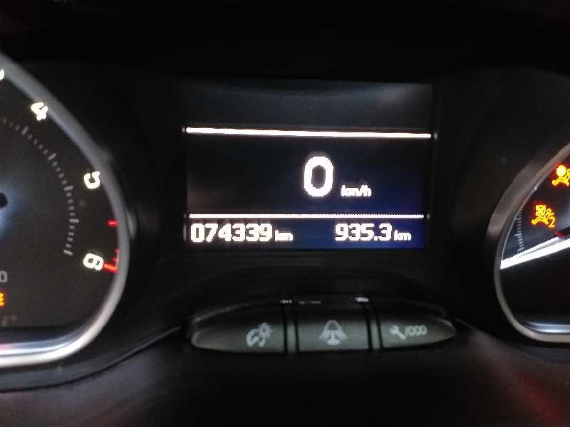 Recambio de cuadro instrumentos para peugeot 208 allure referencia OEM IAM 9806060480 9805975780 