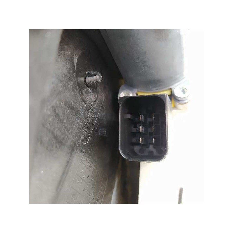 Recambio de elevalunas delantero izquierdo para mercedes-benz clase cla (w117) cla 200 cdi (117.308) referencia OEM IAM A2047601