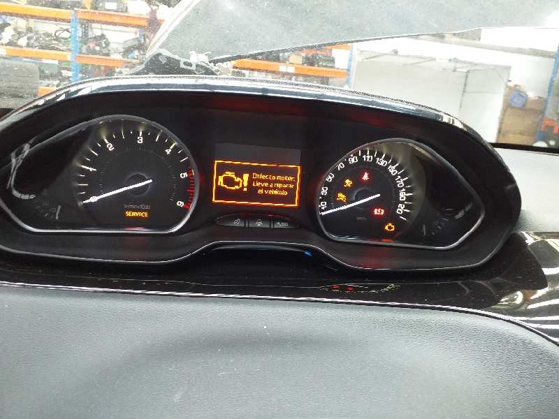 Recambio de cuadro instrumentos para peugeot 208 allure referencia OEM IAM 9806060480 9805975780 