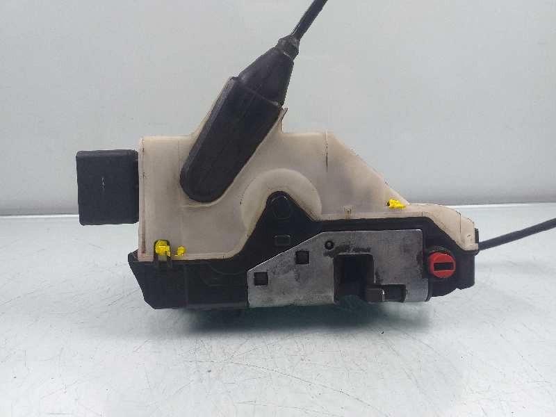 Recambio de cerradura puerta trasera derecha para peugeot 208 allure referencia OEM IAM 9688080780  