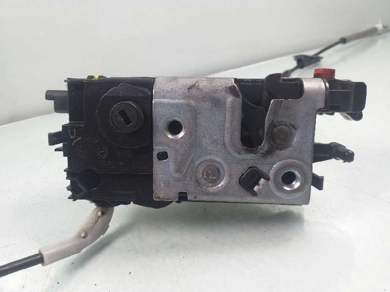 Recambio de cerradura puerta trasera derecha para peugeot 208 allure referencia OEM IAM 9688080780  