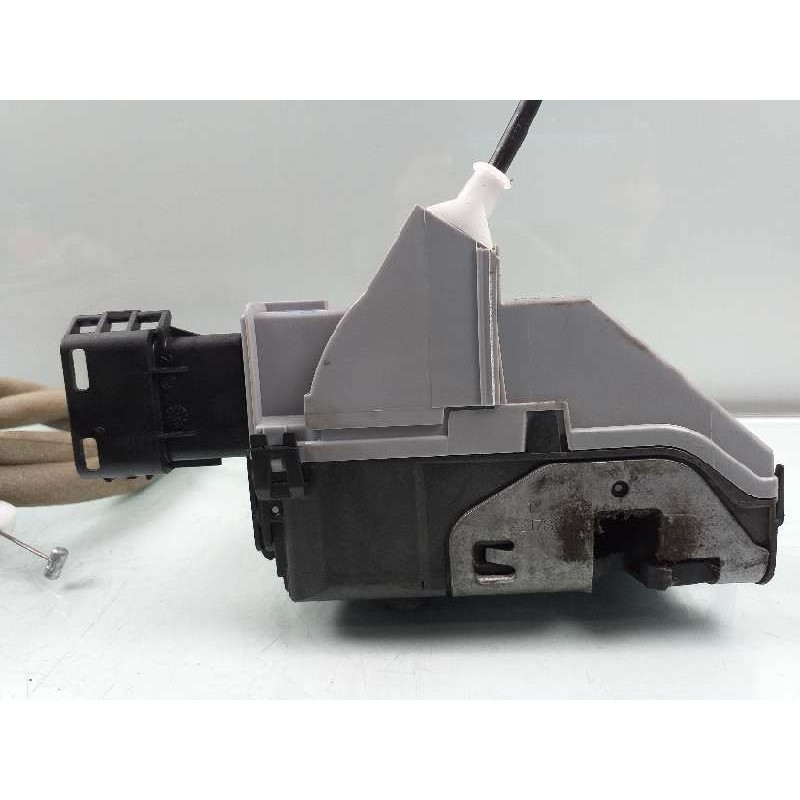 Recambio de cerradura puerta lateral corredera derecha para peugeot partner kombi outdoor referencia OEM IAM 828416  