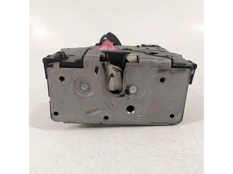 Recambio de cerradura puerta trasera derecha para opel corsa e selective referencia OEM IAM 13431845  