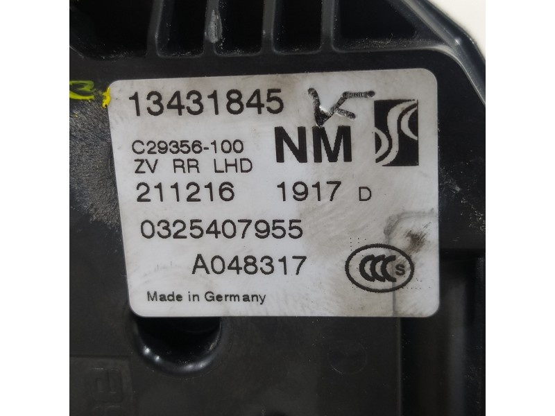 Recambio de cerradura puerta trasera derecha para opel corsa e selective referencia OEM IAM 13431845  