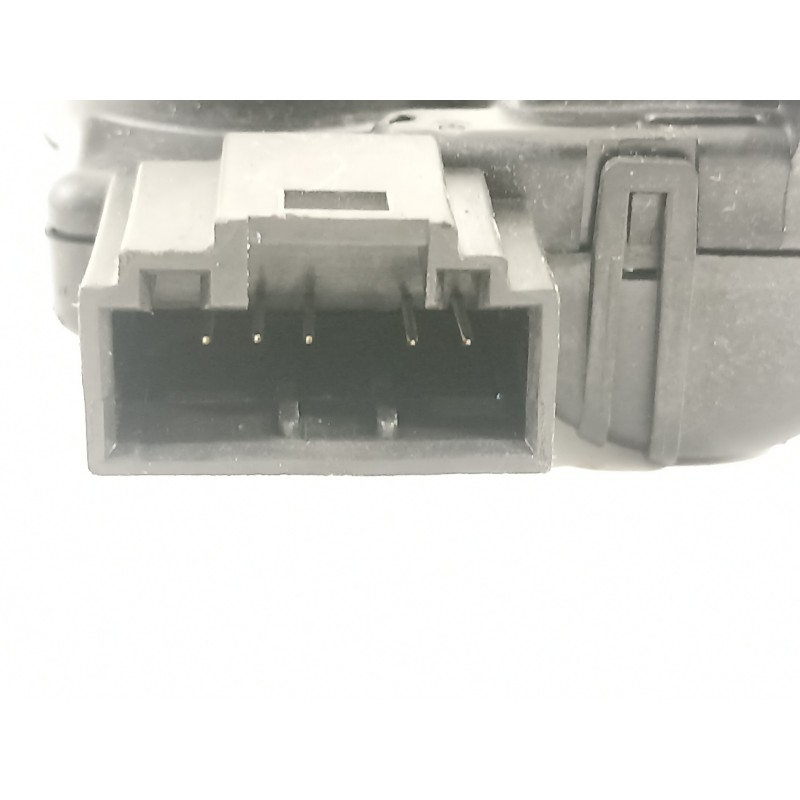 Recambio de motor apertura trampillas climatizador para seat arona xperience referencia OEM IAM 2Q0907511A HG026001 