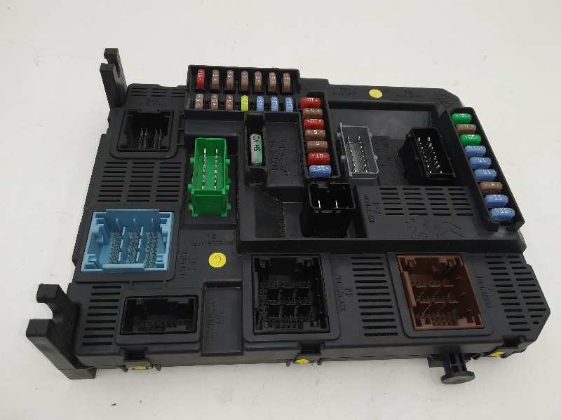 Recambio de caja reles / fusibles para peugeot 208 allure referencia OEM IAM 9678355980 BSIN03 