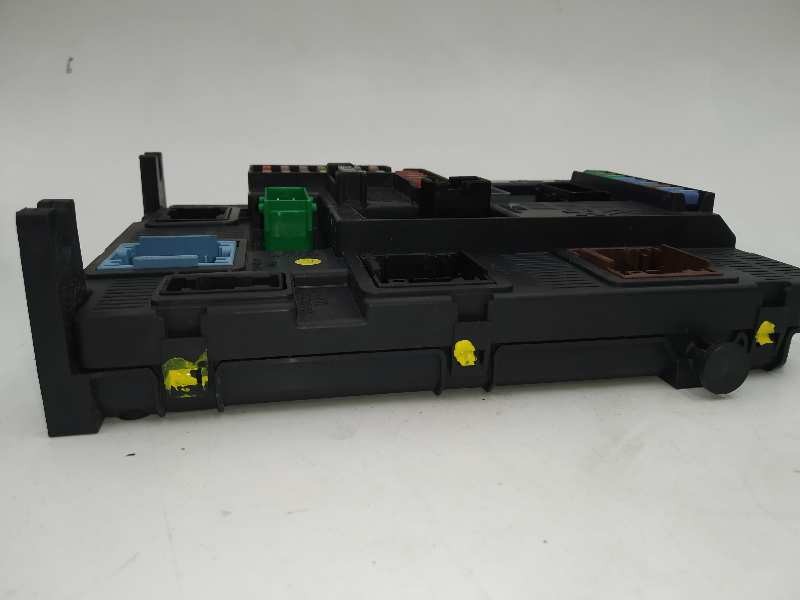 Recambio de caja reles / fusibles para peugeot 208 allure referencia OEM IAM 9678355980 BSIN03 