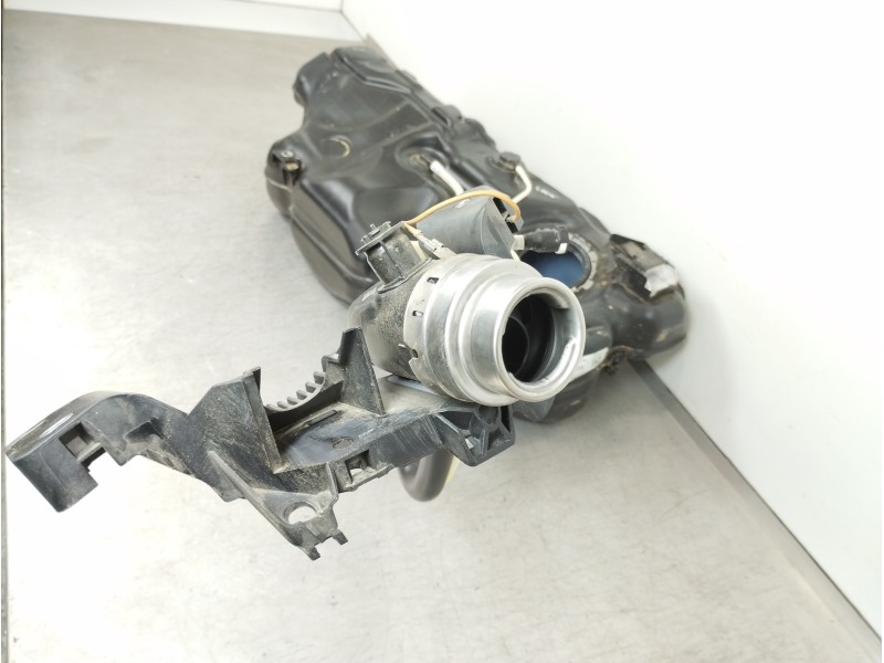 Recambio de deposito combustible para seat arona xperience referencia OEM IAM 2Q020101  