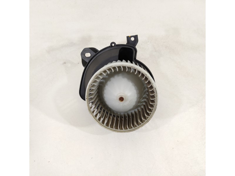 Recambio de ventilador calefaccion para opel corsa e selective referencia OEM IAM 13335075 164230100 