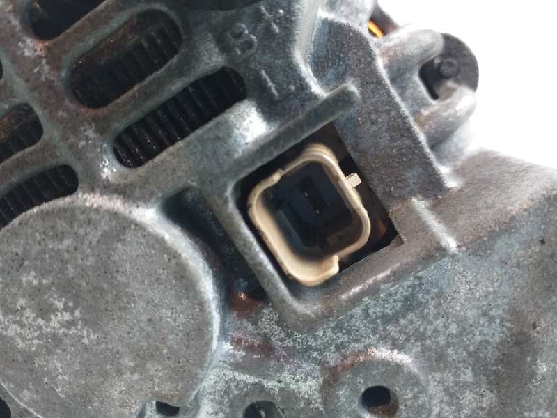 Recambio de alternador para dacia sandero stepway referencia OEM IAM 231002582R  