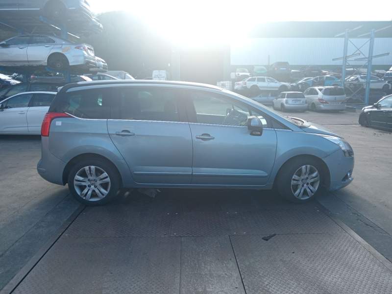 peugeot 5008 (0u_, 0e_) del año 2012