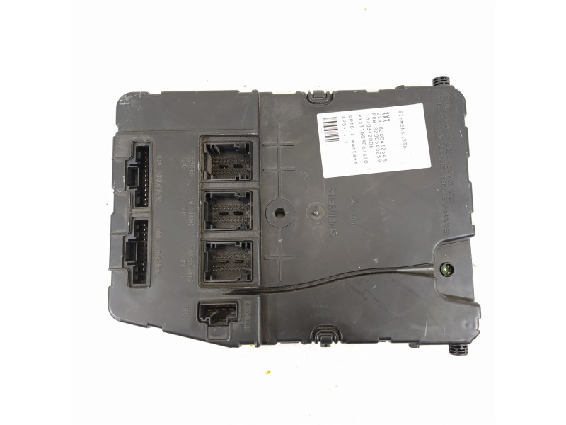 Recambio de caja reles / fusibles para renault megane ii berlina 5p dynamique referencia OEM IAM 8200412548  