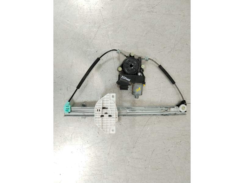 ELEVALUNAS DELANTERO IZQUIERDO 82401H8110 