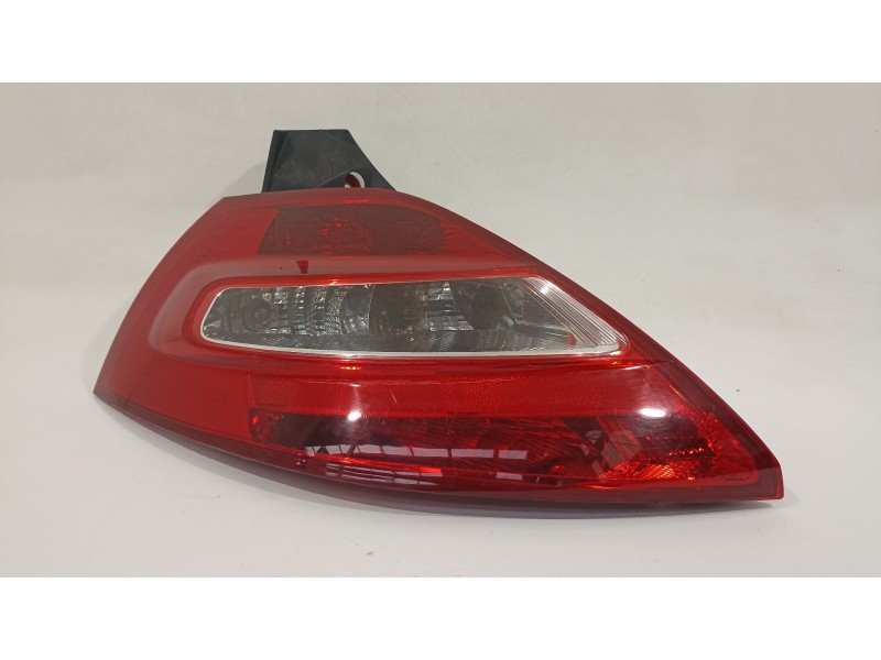 Recambio de piloto trasero izquierdo para renault megane ii berlina 5p dynamique referencia OEM IAM 8200413214  