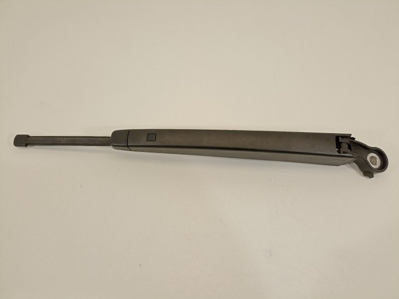 Recambio de brazo limpia trasero para seat arona xperience referencia OEM IAM 6F9955704  