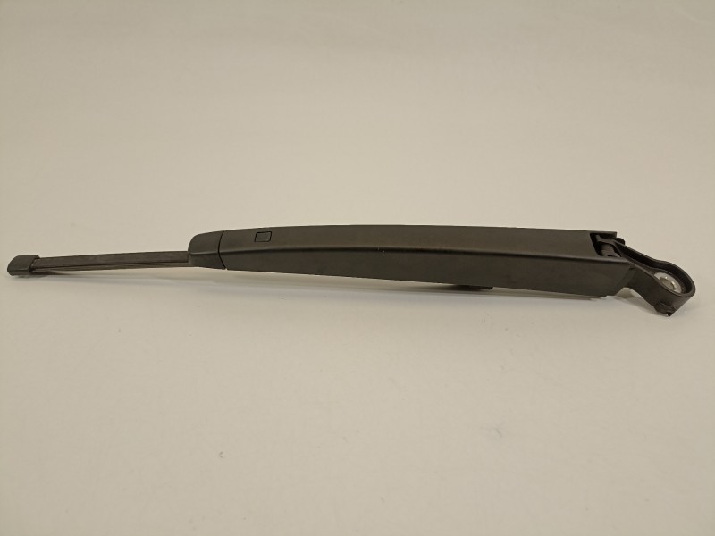 Recambio de brazo limpia trasero para seat arona xperience referencia OEM IAM 6F9955704  