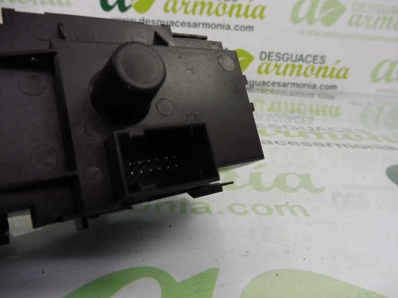 Recambio de mando luces para bmw serie 1 berlina (e81/e87) 118d referencia OEM IAM 693279403 33600102 