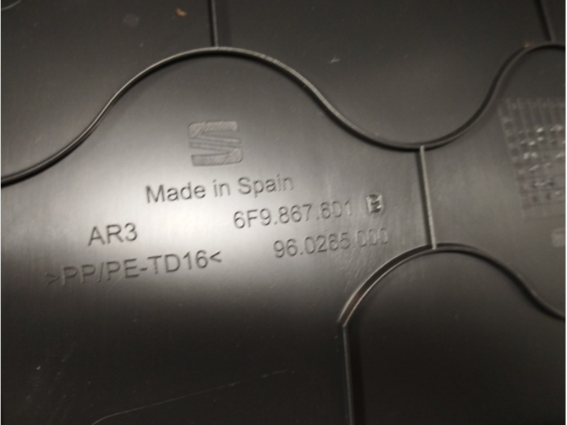 Recambio de moldura para seat arona xperience referencia OEM IAM 6F9867801  