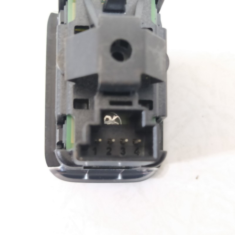 Recambio de mando elevalunas trasero derecho para mercedes-benz clase b (w246) b 200 cdi (246.208) referencia OEM IAM A204905810