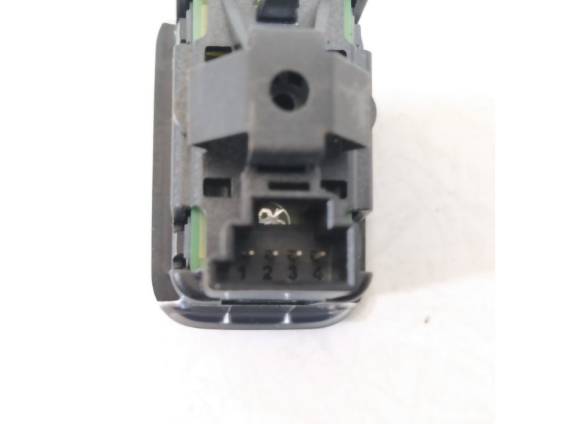 Recambio de mando elevalunas trasero derecho para mercedes-benz clase b (w246) b 200 cdi (246.208) referencia OEM IAM A204905810