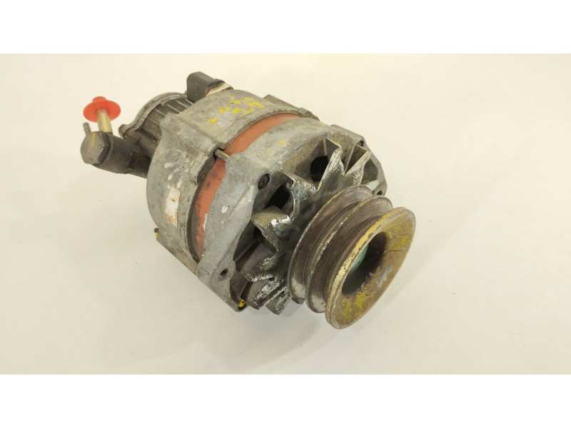 Recambio de alternador para nissan trade 100 referencia OEM IAM 9120335001  