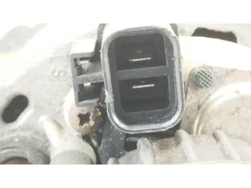 Recambio de alternador para nissan trade 100 referencia OEM IAM 9120335001  