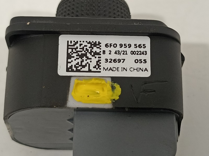 Recambio de mando retrovisor para seat arona xperience referencia OEM IAM 6F0959565  