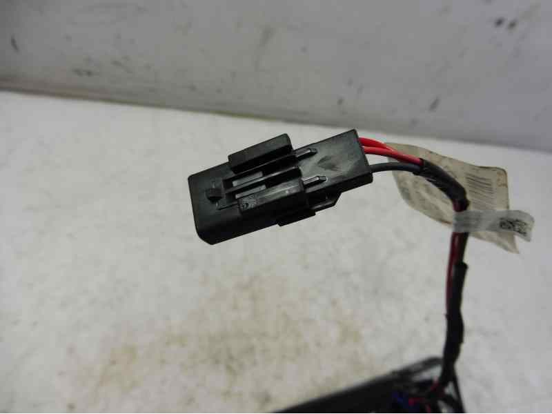 Recambio de piloto trasero izquierdo en porton para renault clio iv zen referencia OEM IAM   