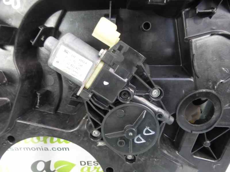 Recambio de elevalunas delantero derecho para ford fiesta (cb1) trend referencia OEM IAM 8A61A045H16AF 8A6114553A 0130822407