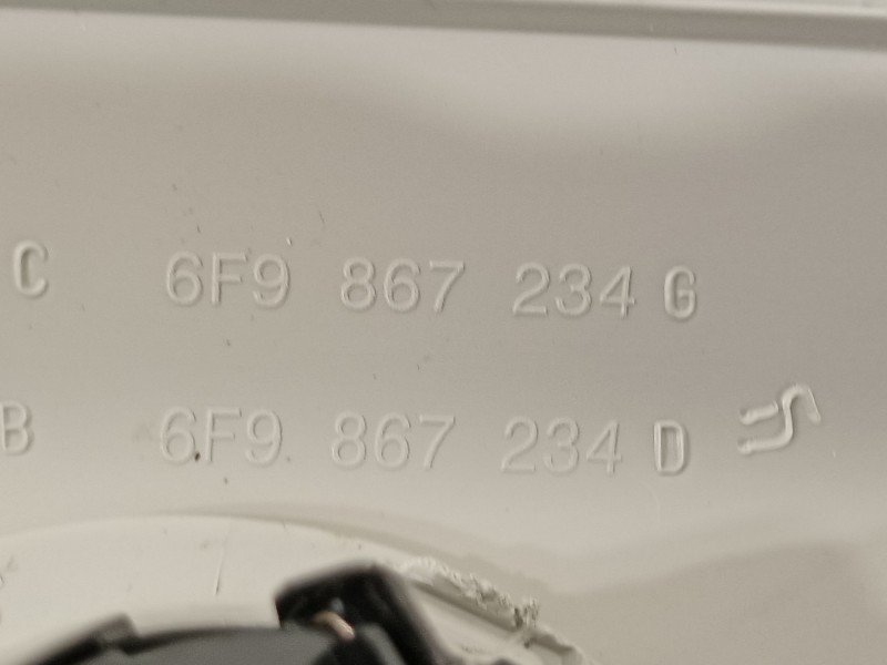 Recambio de moldura para seat arona xperience referencia OEM IAM 6F9867234  