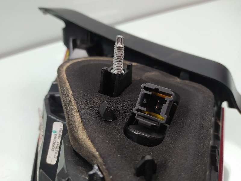 Recambio de piloto trasero izquierdo en porton para peugeot 2008 (--.2013) style referencia OEM IAM 9814758480  