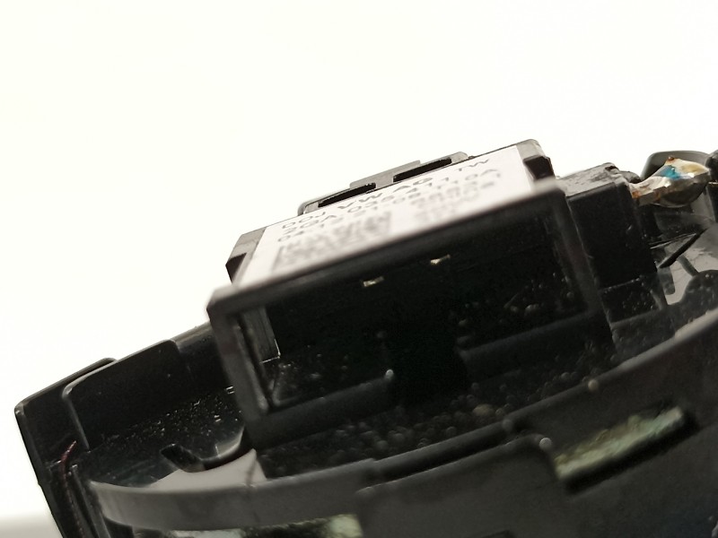 Recambio de moldura para seat arona xperience referencia OEM IAM 6F9867233  