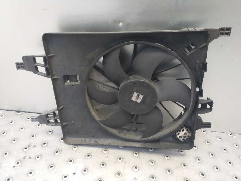 Recambio de electroventilador para renault kangoo furgón confort referencia OEM IAM 8200427466B  