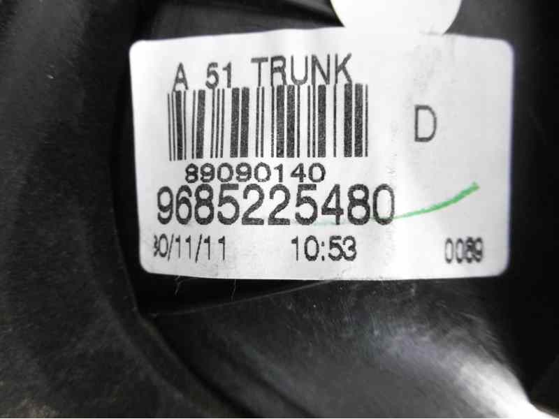 Recambio de piloto trasero derecho en porton para citroën c3 exclusive referencia OEM IAM 9685225480  