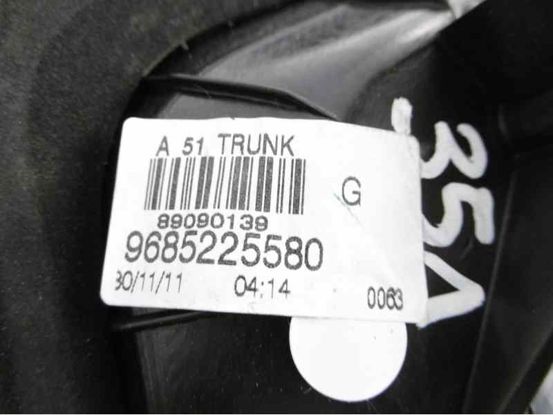 Recambio de piloto trasero izquierdo en porton para citroën c3 exclusive referencia OEM IAM 9685225580  