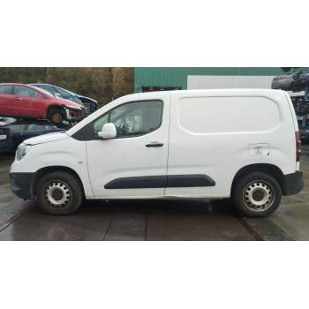 OPEL COMBO Furgoneta/monovolumen (K9) de desguace