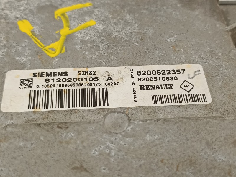 Recambio de centralita motor uce para renault clio iii exception referencia OEM IAM 8200510536 8200522357 